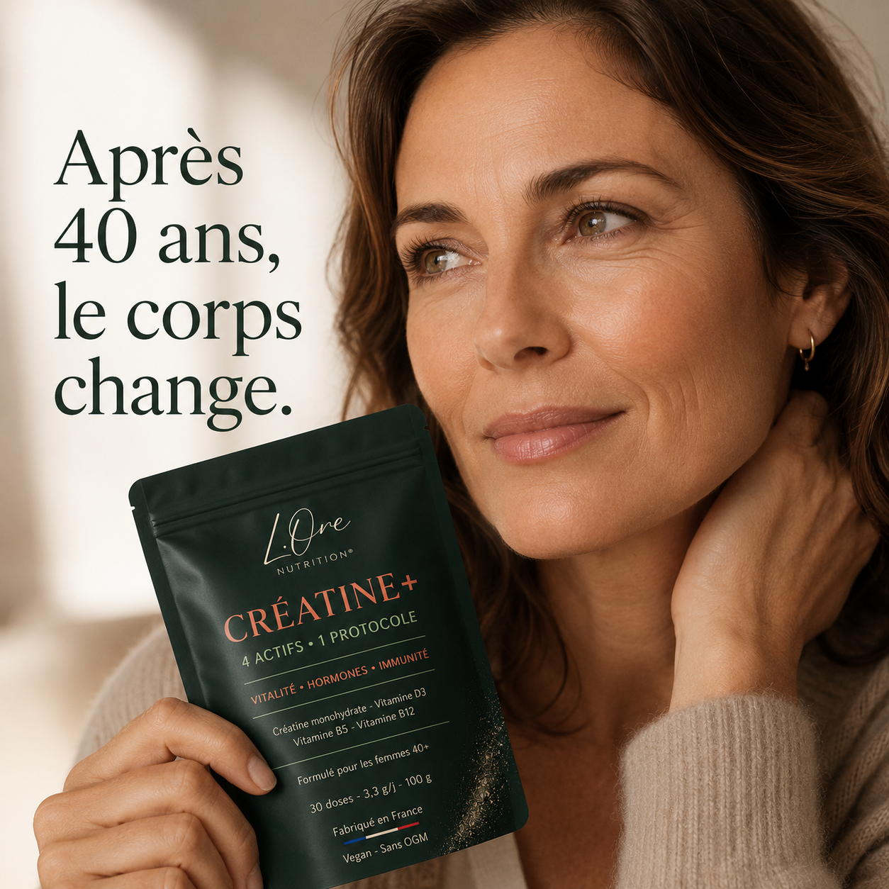 Femme présentant CRÉATINE+, après 40 ans le corps change.